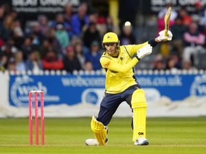 Supporting image for story: Hampshire sweep aside Durham to reach Vitality Blast semi-finals