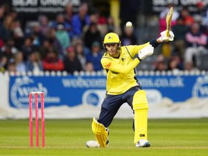 Supporting image for story: Hampshire sweep aside Durham to reach Vitality Blast semi-finals