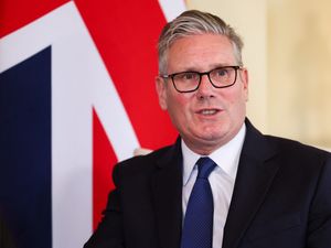 Supporting image for story: PM wants fewer jobless foreign nationals on benefits as first-time data released