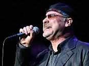 Supporting image for story: Soulful sounds of Carrack at Robin 2