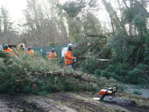 Supporting image for story: Hurricane force winds batter UK as millions warned to stay indoors