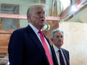 Supporting image for story: Trump and Powell disagree over cost of Fed building renovations