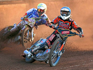 Supporting image for story: Wolverhampton face rivals Birmingham in play-off semi final
