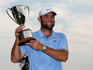 Supporting image for story: Scottie Scheffler wins Travelers play-off after protesters storm 18th green