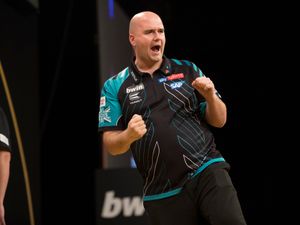 Supporting image for story: 2018 world champ Rob Cross in the opening session at the darts