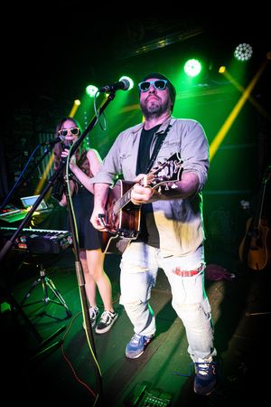 barn54 - Simon and Sina – perform in shades during their The Shades Tour at Percy’s Cafe Bar