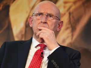 Supporting image for story: Ukraine’s allies stand at ‘moment of maximum opportunity’ – Healey