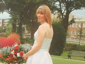 Supporting image for story: Burglars raid grieving family's home while father at funeral directors