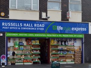 Supporting image for story: Brothers at Dudley shop who sold illegal vapes and 'threatened' trading standards inspectors fined