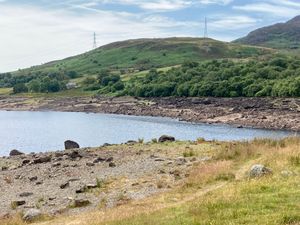 Supporting image for story: Shropshire heatwave: Severn Trent asks customers to put hose pipes away to save water