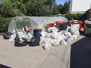 Supporting image for story: Volunteers collect 25 bags of rubbish from Shrewsbury Quarry