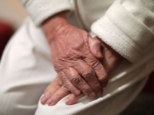 Supporting image for story: Research prescribes 25 minutes of slow walking for older patients in hospital