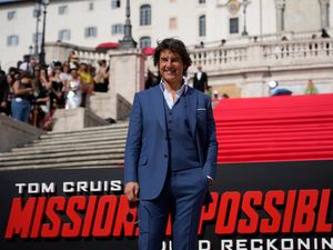 Supporting image for story: Tom Cruise thanks Italy at world premiere of seventh Mission: Impossible film