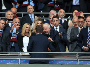 Supporting image for story: Villa lose FA Cup final - report and pictures