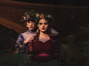 Supporting image for story: Aussie folk sisters set to get The Hive buzzing