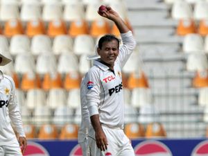 Supporting image for story: Pakistan work to create spin-friendly Rawalpindi pitch for England decider