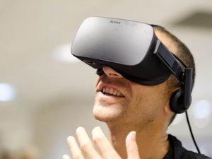 Supporting image for story: Libraries given free Oculus Rifts to get communities into VR