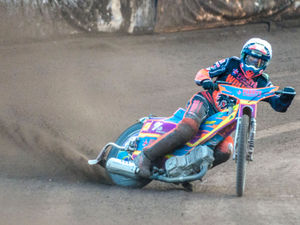 Supporting image for story: Wolves look to maintain stunning form at home