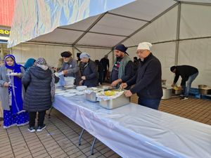 The last food stall could be found just outside the Guru Nanak Gurdwara