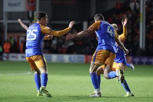 Tom Anderson celebrates his equaliser (AMA)