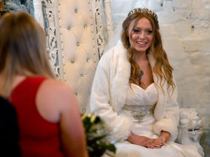 Supporting image for story: Cancer-battling Telford bride dies aged 24 just weeks after dream Christmas wedding