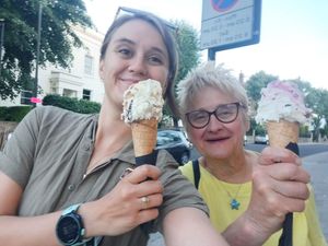 Supporting image for story: Woman criticises dispute with insurers after mother hit by car in US