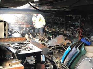 Supporting image for story: Bilston fire: Blaze wrecks car parts garage amid asbestos warning