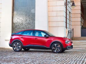 Supporting image for story: Stellantis targets €20 billion in revenue through connected vehicle software upgrades