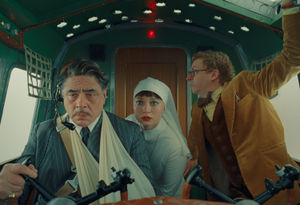 The Phoenician Scheme: Benicio Del Toro as Zsa-Zsa Korda, Mia Threapleton as Liesl and Michael Cera as Bjorn