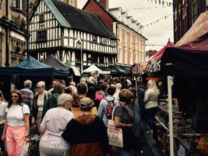 Supporting image for story: In pictures: Free food and drink festival returns to Oswestry for two days