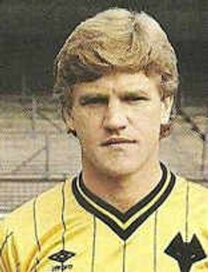 Former Aston Villa and Wolves player Gordan Smith has died aged 59