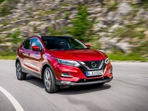 Supporting image for story: Latest Nissan Qashqai packs a surprising amount of punch