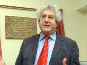 Supporting image for story: Tributes paid to former Welsh first minister Rhodri Morgan