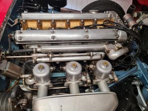 Beautiful straight 6, 3.8ltr engine