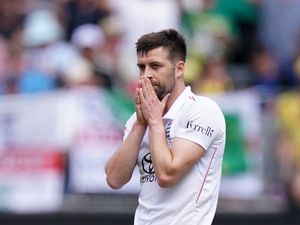 Supporting image for story: Mark Wood’s knee issue puts him in doubt for the second Ashes Test