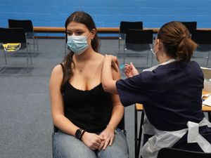 Supporting image for story: Meningitis: Students begin receiving vaccine as alert sent to NHS in England