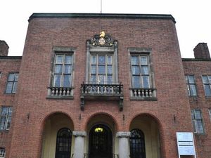 Supporting image for story: Late night drinking fears over Halesowen store's alcohol licence