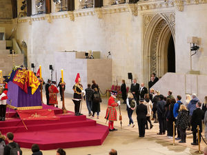 Supporting image for story: Quarter of a million people thought to have filed past Queen’s coffin in London