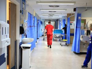 Supporting image for story: ‘Trolley waits’ in England’s A&E departments hit record high