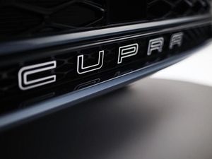 Supporting image for story: 245bhp plug-in hybrid Cupra Leon set for late 2019 launch