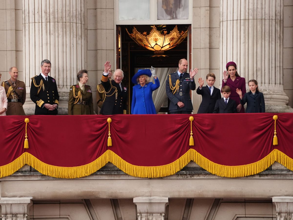 Four generations of royals gather on palace balcony to observe VE Day flypast