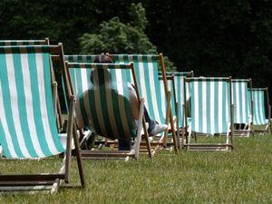 Supporting image for story: Temperatures heading above 30C in mini heatwave