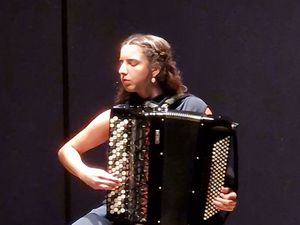 Supporting image for story: Sofía Ros dazzles at Newport Music Club concert