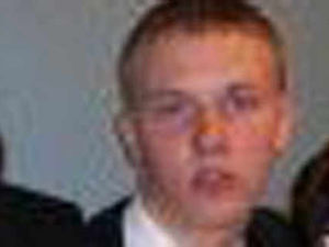 Supporting image for story: Teenager used machete to frighten binman