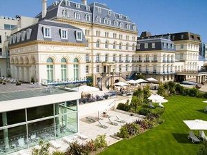 Supporting image for story: Small island with lots on offer