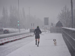 Supporting image for story: Fresh snow and flood warnings issued across region