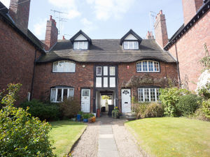 Supporting image for story: 'Like stepping back in time': The quaint chocolate box West Midlands village that is loved by visitors