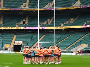 Supporting image for story: Can England live up to World Cup favourites tag? – Talking Points