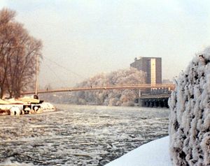 When ice formed on the River Severn in Shrewsbury, with Telephone House and Frankwell footbridge visible