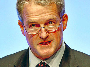Supporting image for story: New GM crop row likely as Owen Paterson backs move